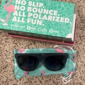 NEW Goodr unisex sunglasses color navy blue